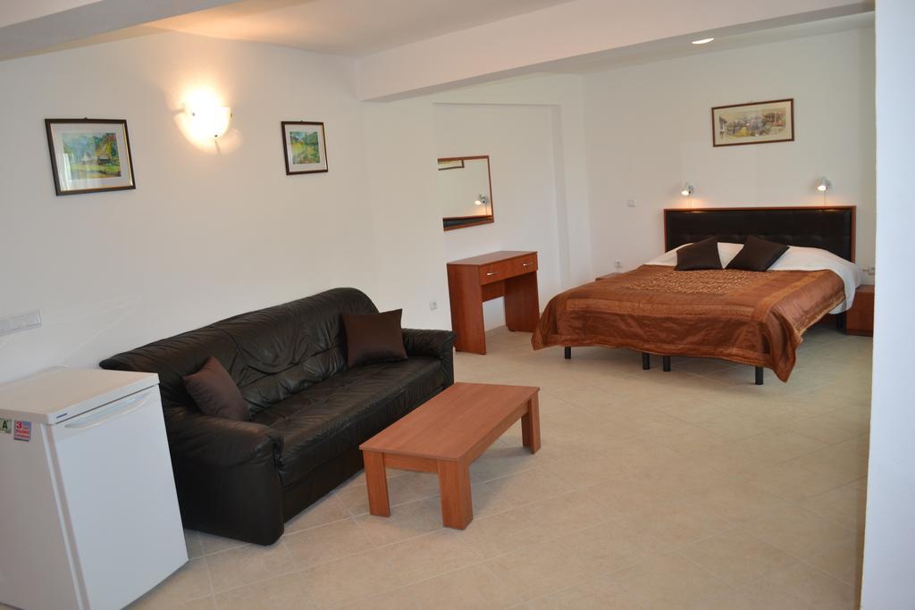 Family Hotel Magnolia Balchik Esterno foto