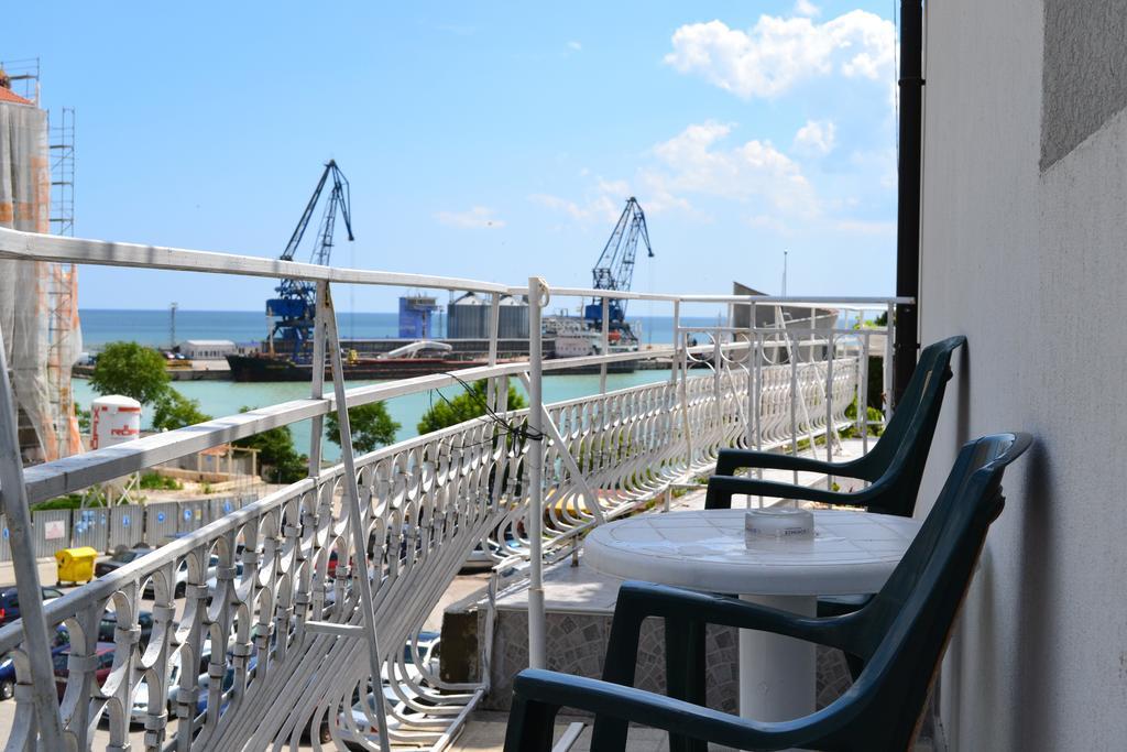 Family Hotel Magnolia Balchik Esterno foto