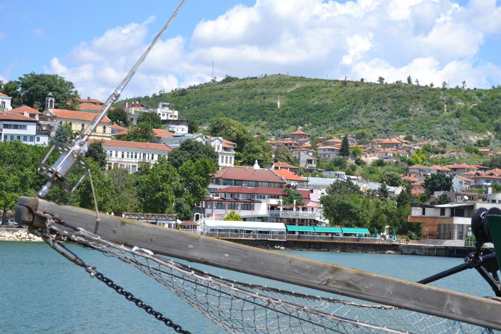 Family Hotel Magnolia Balchik Esterno foto