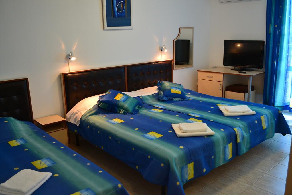 Family Hotel Magnolia Balchik Esterno foto