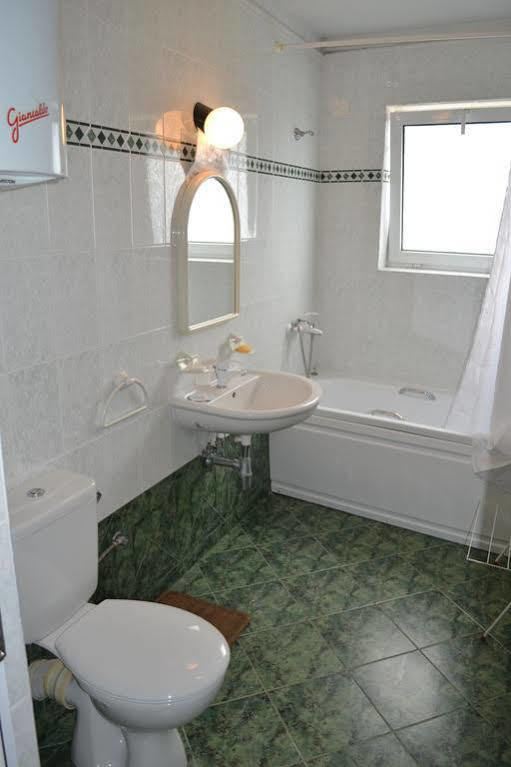 Family Hotel Magnolia Balchik Esterno foto